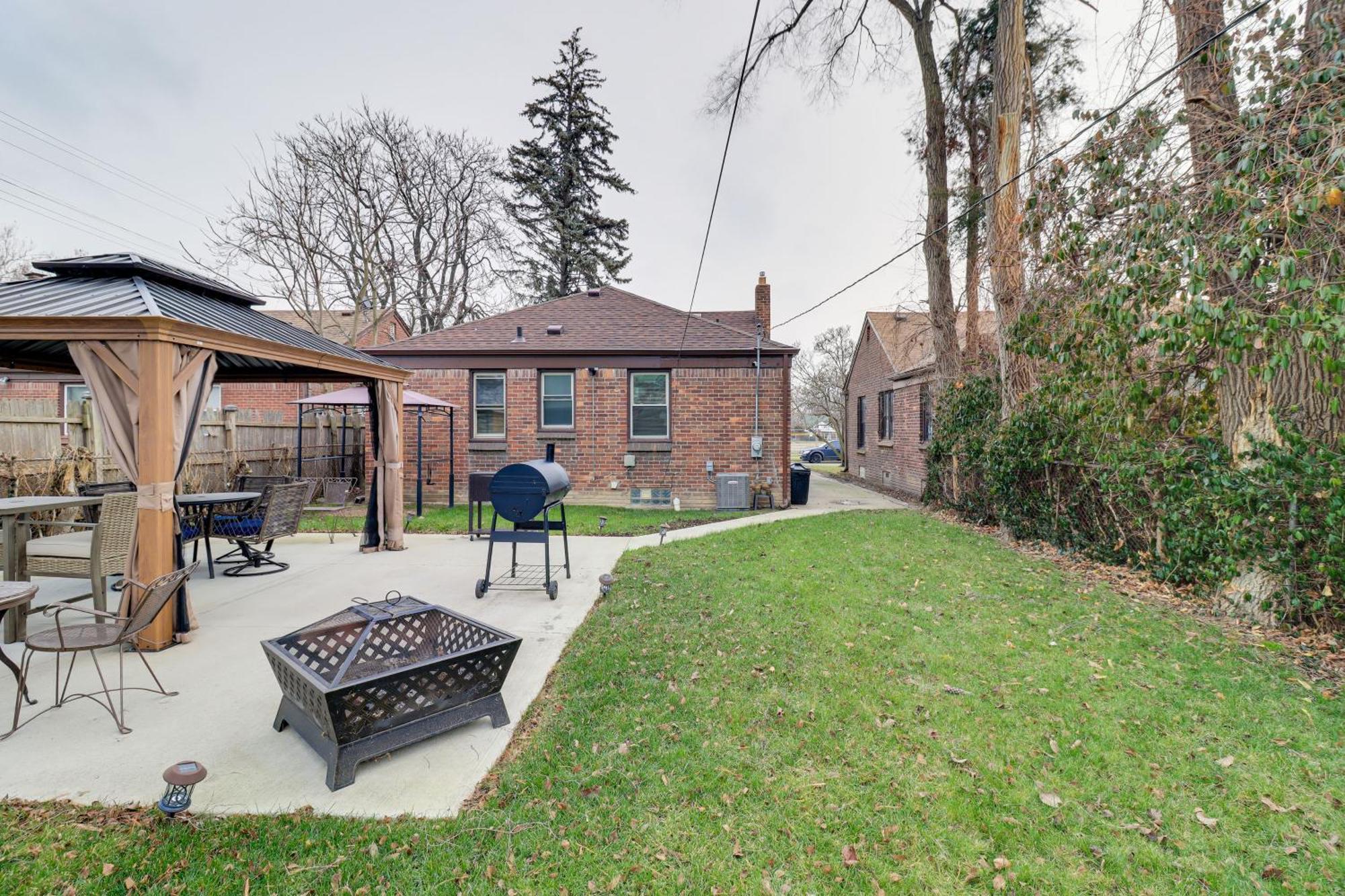 Family-Friendly Detroit Home 12 Mi To Downtown! Buitenkant foto